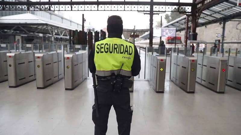 vigilantes de seguridad de renfe