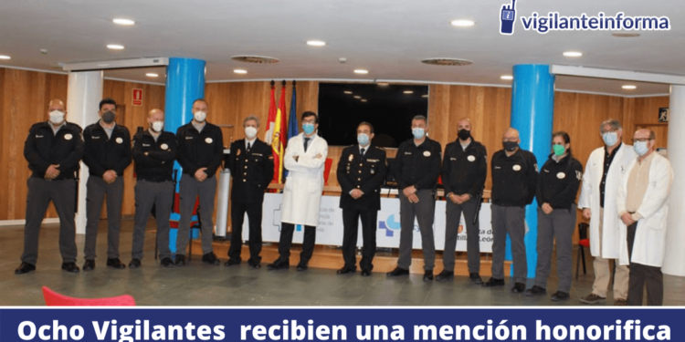 Mención honorifica a los vigilantes de la empresa Vasbe en Segovia