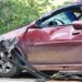 ¿Qué debe hacer en el lugar del accidente inmediatamente después de un choque?